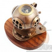 Шлем водолаза на подставке "Эдмунд Галлей" с компасом